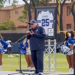 Jerry Jones heckled by Cowboys fans over Micah Parsons contract drama