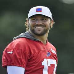 Josh Allen has touching moment with crying fan at Bills camp