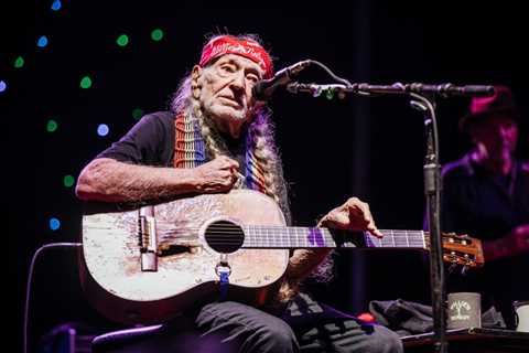 Willie Nelson & Bob Dylan’s Outlaw Music Festival Tour Delayed After Storm
