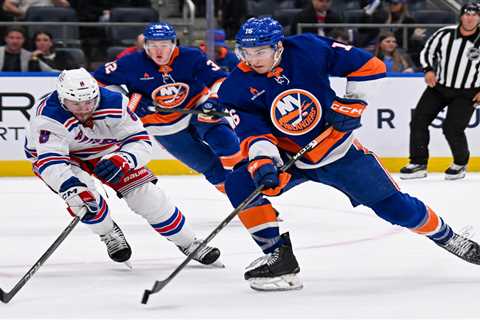 Marc Gatcomb gets one-way deal from Islanders after impressive stint