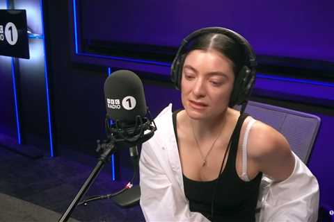 Lorde Says Her Eating Disorder Blocked ‘All of My Artistry’ & Fueled Fears She Would Never Make..