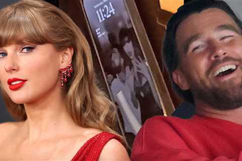 Taylor Swift Isn't Wearing Engagement Ring on Travis Kelce's Lock Screen