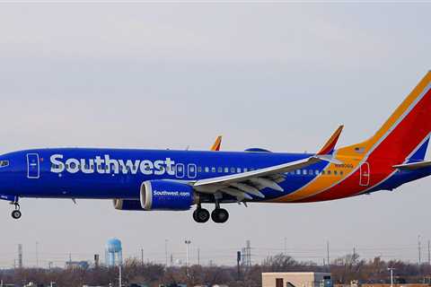 Southwest Jet Dives To Avoid Midair Collision, Flight Attendants Injured