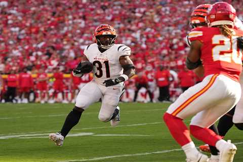 Bengals shockingly release running back Zack Moss after one season