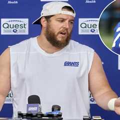 Greg Van Roten imparting wisdom on Evan Neal in awkward Giants position battle