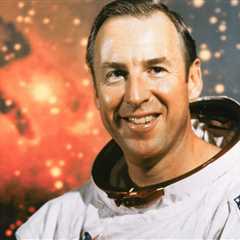 Apollo 13 Astronaut Jim Lovell Dead at 97