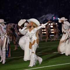 Beyoncé Wins Her 1st Primetime Emmy for ‘Beyoncé Bowl’