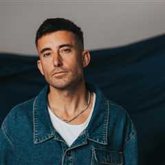 Phil Wickham Leads Christian Airplay Chart With ‘What an Awesome God’
