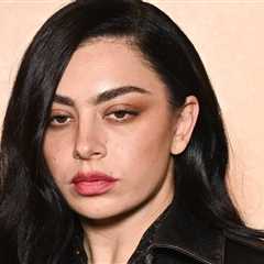 People Are Losing It Over Charli XCX's Reason For Using Men's Bathrooms In Clubs