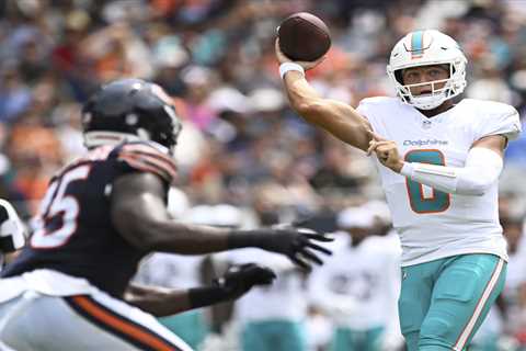 Zach Wilson’s Dolphins debut had one head-scratching throw