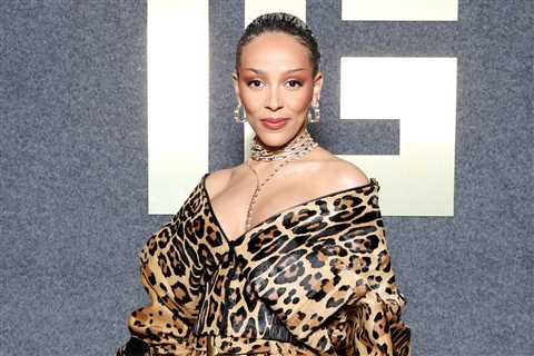 Watch Doja Cat ‘Squash the Beef’ With the Fan She Previously Called Out for Giving Her His ‘Musty’..