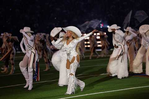 Beyoncé Wins Her 1st Primetime Emmy for ‘Beyoncé Bowl’