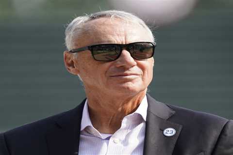 Apple, Netflix in middle of MLB broadcasting chaos with major changes coming