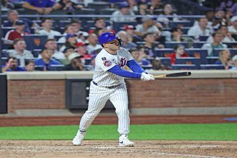 Luis Torrens, Mets’ offense put on a show in rout of Phillies to gain ground in NL East