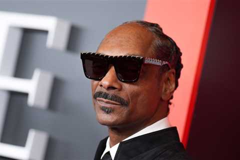 Australian Senator Calls For Snoop Dogg to Be Removed From AFL Final