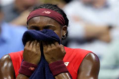Coco Gauff breaks down in tears mid-match in emotional scene