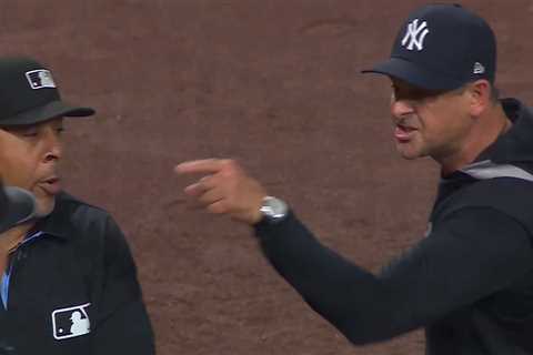 What Aaron Boone said in furious rant that got him ejected after brutal calls against Yankees