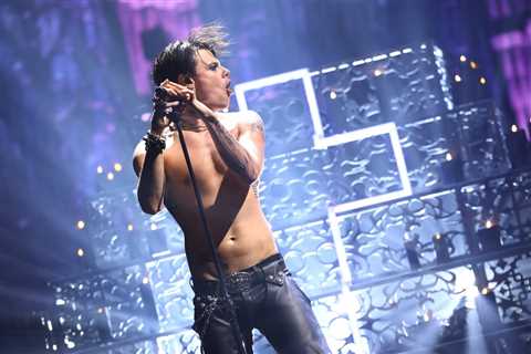 Yungblud, Steven Tyler & Joe Perry Lead Ozzy Osbourne Tribute Performance at 2025 VMAs:..