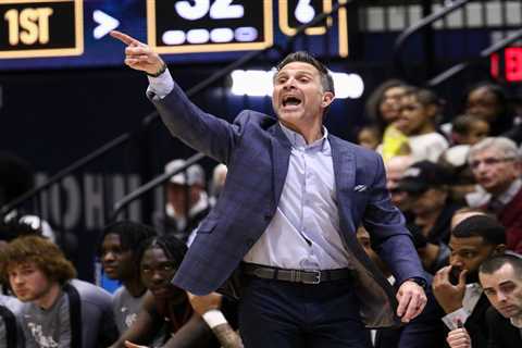 Knicks hiring St. Joseph’s coach Billy Lange to run player development