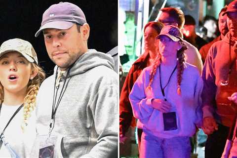 Sydney Sweeney & Scooter Braun Hit Halloween Horror Nights With Her Parents