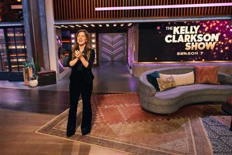 Kelly Clarkson Hosts First Talk Show Episode Since Brandon Blackstock’s Death: ‘Finding the Light’