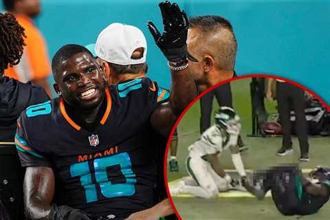 Tyreek Hill Suffers Gruesome Knee Injury, Rushed To Hospital