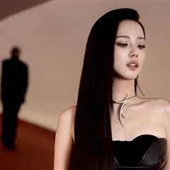 BLACKPINK’S JISOO and Zayn Explore Contours of an Improbable New Love on Smoldering ‘Eyes..