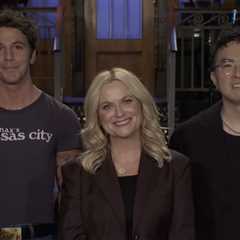 Amy Poehler & Bowen Yang Accuse Role Model of ‘Diva Behavior’ in ‘SNL’ Promos: ‘It’s Gonna Be One..