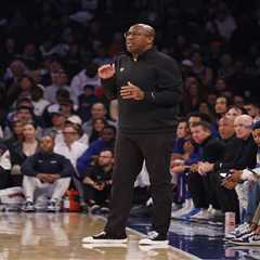 Why Mike Brown has Knicks operating without a playbook in major Tom Thibodeau contrast