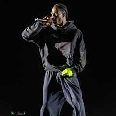 Travis Scott Blames Johannesburg Show Delay on Weather After Fans Criticize Him For Lateness:..