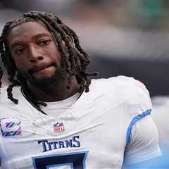 Receiver-needy Giants open up cap space as trade buzz grows