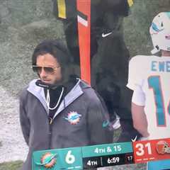 Mike McDaniel appears to give Quinn Ewers the cold shoulder after NFL debut drive