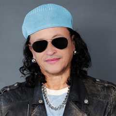 Elvis Crespo Receives 2025 Billboard Hall of Fame Award: ‘Thank You for Believing in Me’