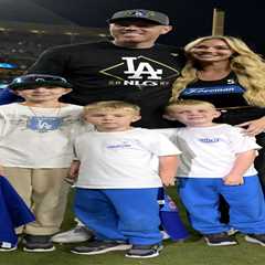 Freddie Freeman’s wife Chelsea has one-word reaction to Dodgers’ Game 2 World Series win