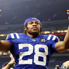 Don’t make a rash Jonathan Taylor decision at peak of historic fantasy football season