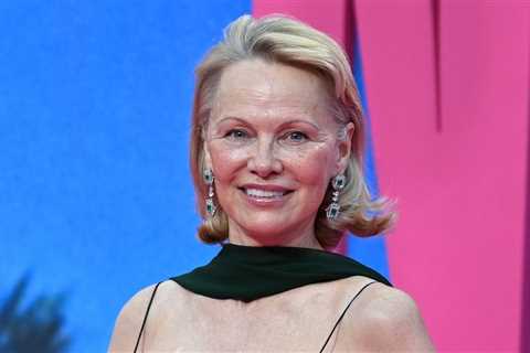 Pamela Anderson Just Ditched Her Iconic Blonde Hair, And You Need To See Her New Look