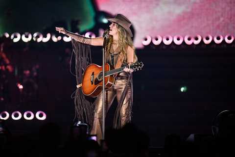 Lainey Wilson Shines In Headlining Bridgestone Arena Show: 5 Top Moments