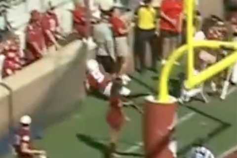 Oklahoma receiver Keontez Lewis carted off after head collides with brick wall in scary scene