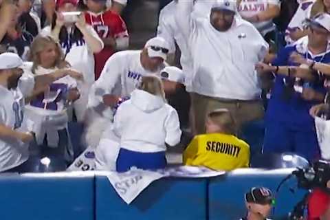 Bills fan snags Josh Allen’s errant pass, immediately leaves with football