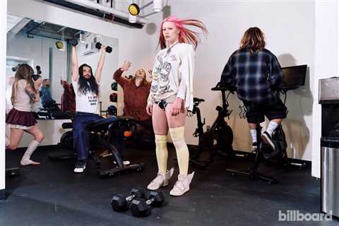 How Wet Leg Learned to Love the People ‘Who F–king Hate’ Them — And Recorded Another..