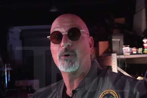 Howie Mandel Gushes About His New Global Gaming League