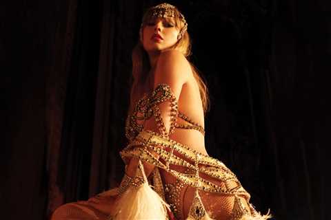 Taylor Swift Announces ‘Eras Tour | The End of an Era’ 6-Episode Disney+ Docuseries & Full..