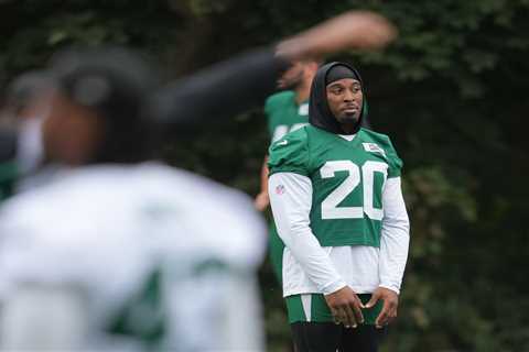 Jets downplay Breece Hall trade rumors as running back addresses cryptic social media post