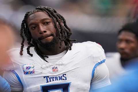 Receiver-needy Giants open up cap space as trade buzz grows