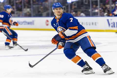 Patrick Roy making lineup change as Islanders look for first win