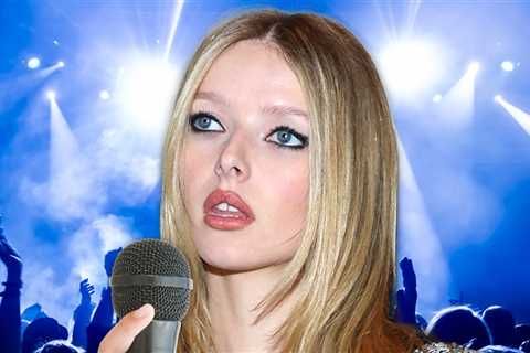 Chris Martin and Gwyneth Paltrow's Daughter Apple Shows Off Singing Skills