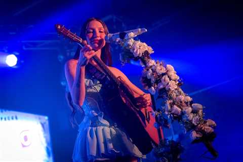 Yami Safdie, GALE, Katteyes, & More Shine on Latin Music Week 2025 Opening Night