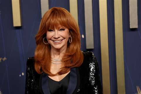 Reba McEntire to Host ‘Christmas in Rockefeller Center’ Special: ‘It’s Time!’