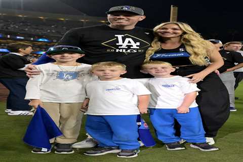 Freddie Freeman’s wife Chelsea has one-word reaction to Dodgers’ Game 2 World Series win