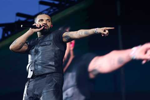 Drake Trolls Shohei Ohtani & Los Angeles Dodgers With Toronto Blue Jays 1 Win From World..